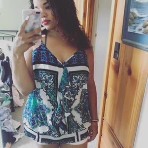 Meet your Posher, Corina